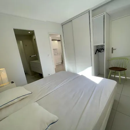 Apartment Renovated Centre Banane Balcon